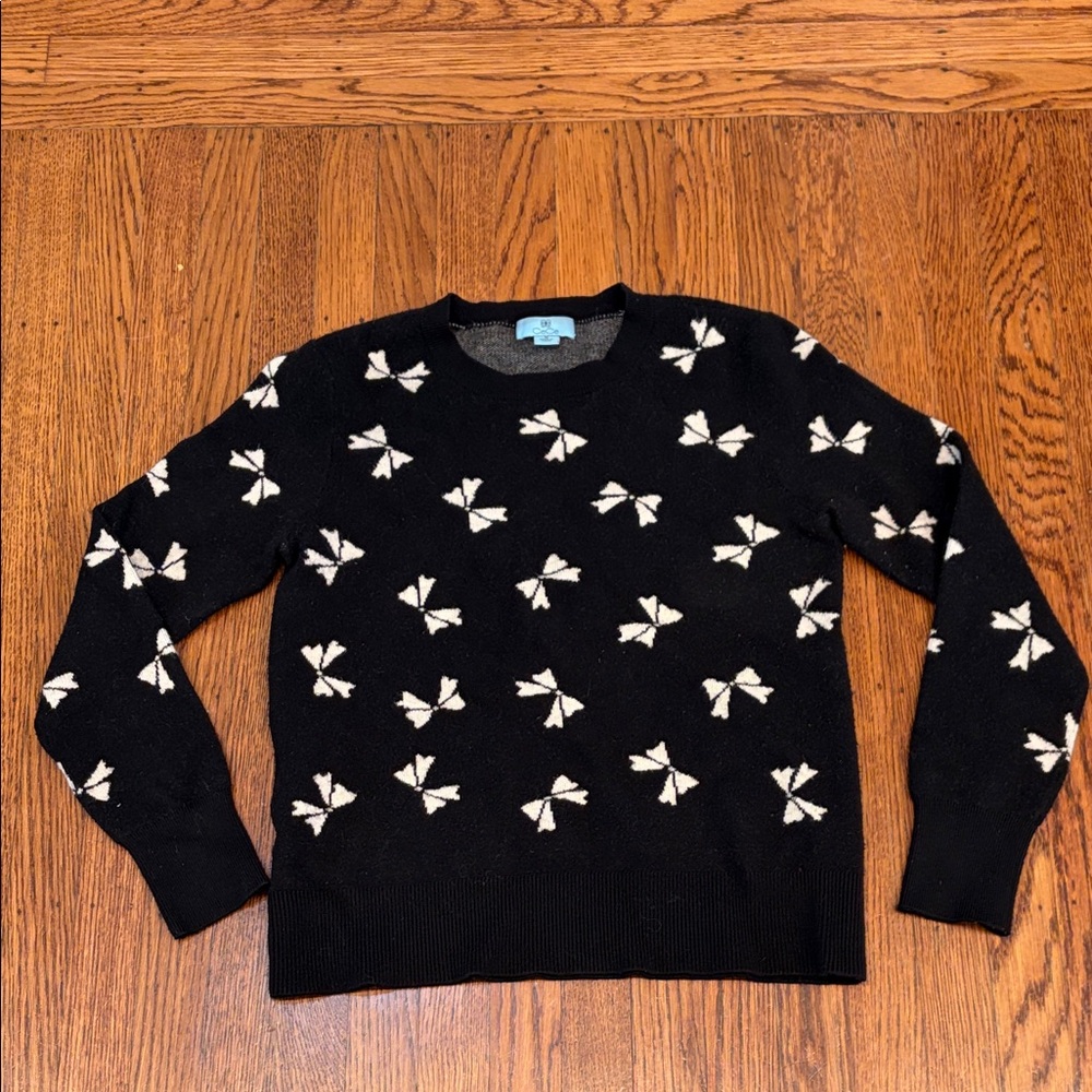CeCe Black Sweater with White Bow Detail – Women’s Medium